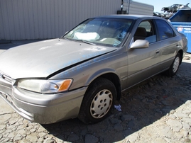 1998 TOYOTA CAMRY LE 2.2L AT BEIGE 4DR Z15965